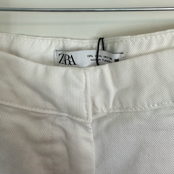 NWT Zara Gold Button White Jeans - Picture 8 of 9